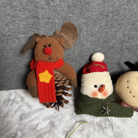 Rustic Country Christmas Tree Ornaments Lot of 7 Star Snowman Bell Reindeer Red - Picture 3 of 4